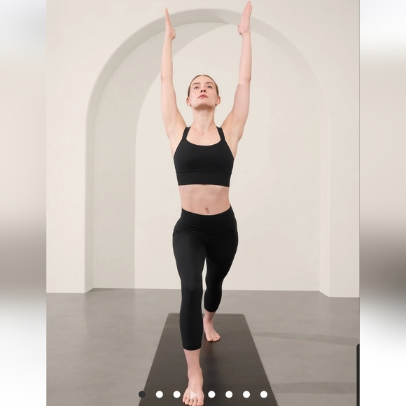 Athleta Capri Yoga Pants, Size Med - Picture 3 of 15